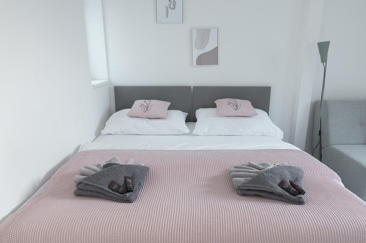 Skolska Winter Terrace Apartment Praag Buitenkant foto
