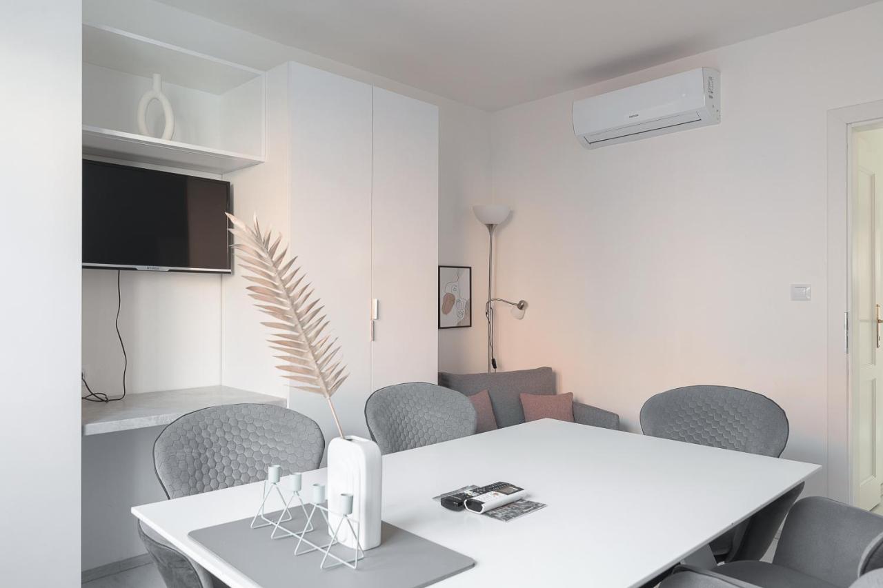 Skolska Winter Terrace Apartment Praag Buitenkant foto