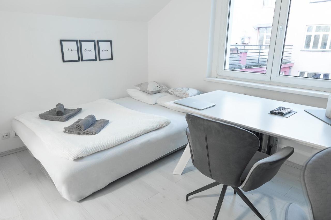 Skolska Winter Terrace Apartment Praag Buitenkant foto